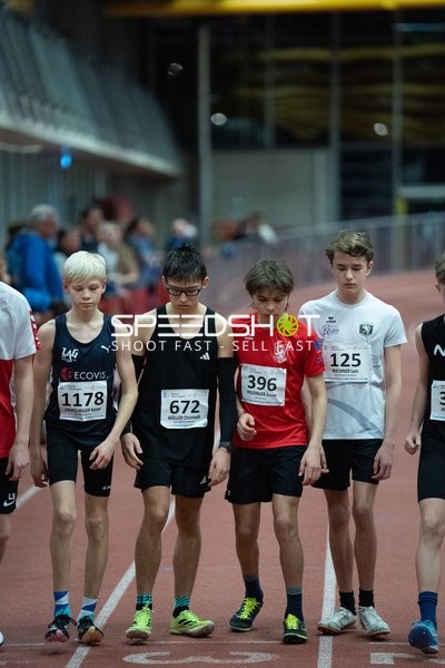 Athleten mit Startnummern am Start