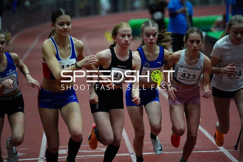 Start der Läuferinnen mit Nummern 110, 435, 579, 423, 74