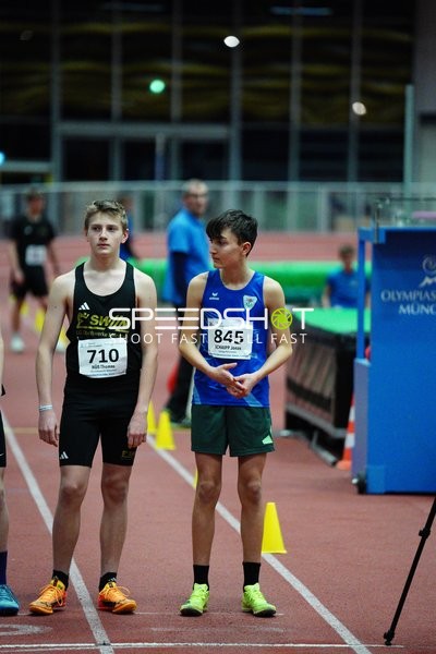 Leichtathleten mit Startnummern 710 und 845