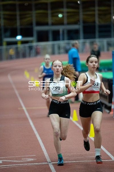 Läuferinnen mit Startnummern 799 und 763