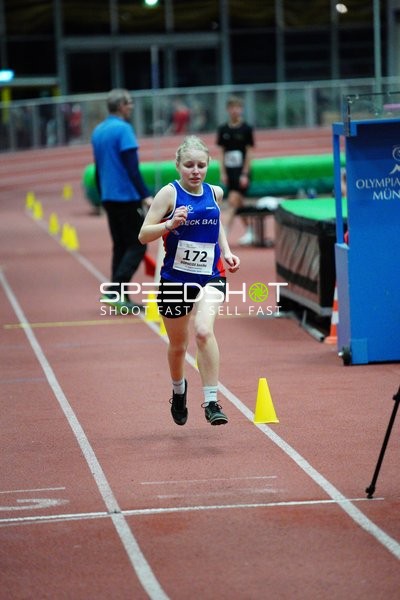 Läuferin mit Startnummer 172