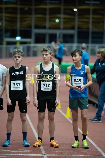 Leichtathleten mit Startnummern 357, 710 und 845