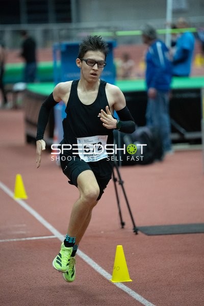 Athlet mit Startnummer 672 in Aktion