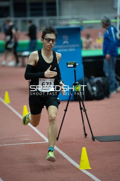 Athlet mit Startnummer 672 in Aktion