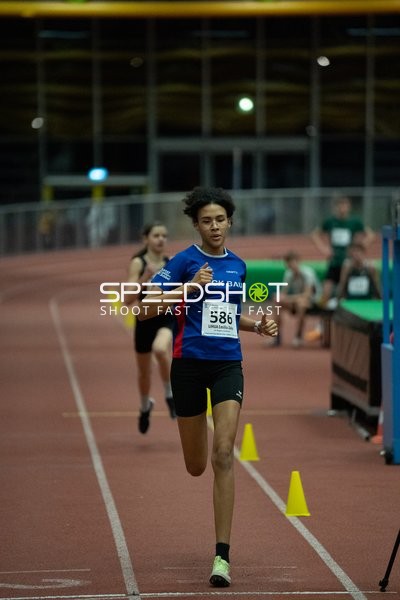 Läuferin mit Startnummer 586