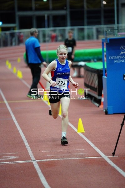 Läuferin mit Startnummer 172