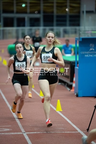 Läuferinnen mit Startnummern 599, 510, 147