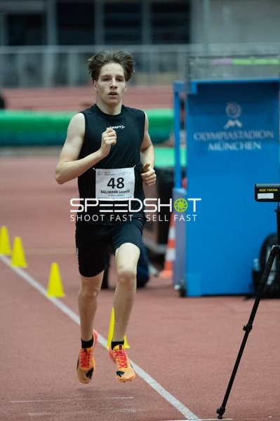 Leichtathlet mit Startnummer 48