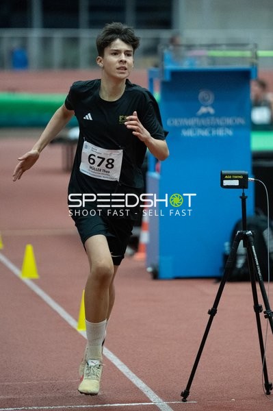 Läufer mit Startnummer 678