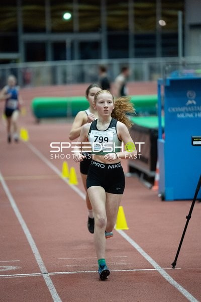 Läuferin mit Startnummer 799