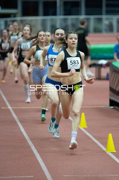 Läuferinnen mit Startnummern 583 und 87