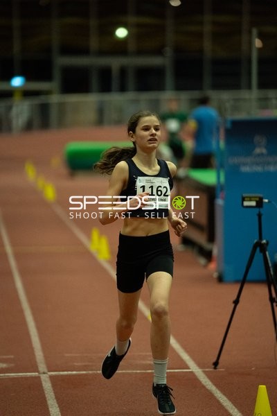 Athletin mit Startnummer 1162 in Aktion