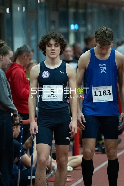 Athleten mit Startnummern 5 und 1183