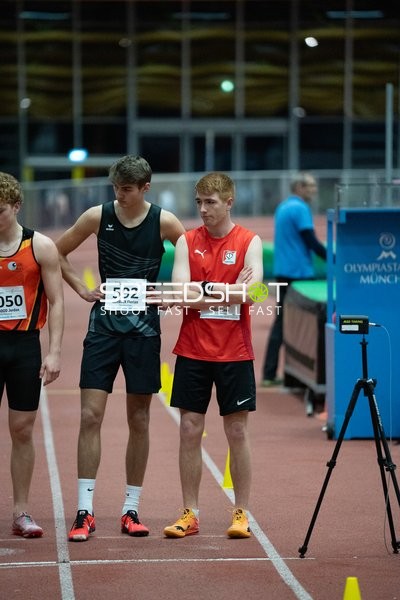 Athleten mit Startnummern 050, 592 und 1