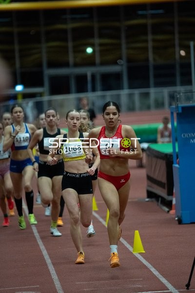 Läuferinnen mit Startnummern 67 und 1068