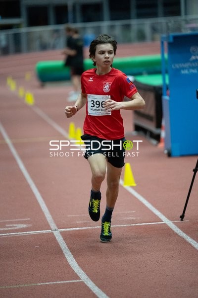 Athlet mit Startnummer 396 in Aktion