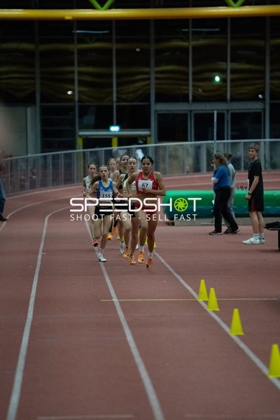 Läuferinnen mit Startnummern 67, 58 und 155