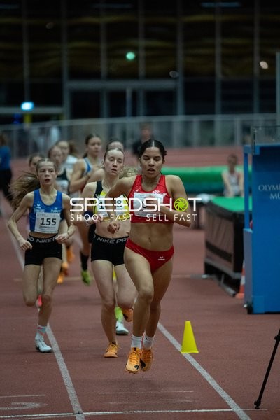 Läuferinnen mit Startnummern 6, 18 und 155