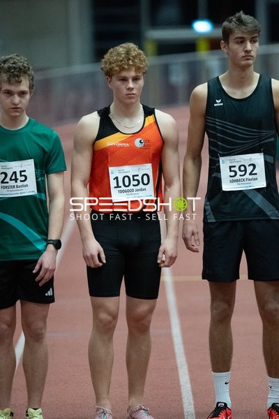 Athleten mit Startnummern 245, 1050 und 592