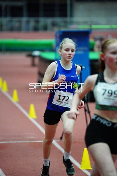 Leichtathletin mit Startnummer 172