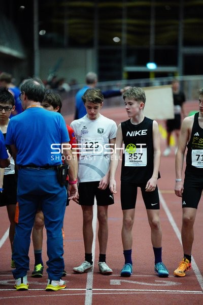 Startnummern 125, 357 und 71 vor dem Start