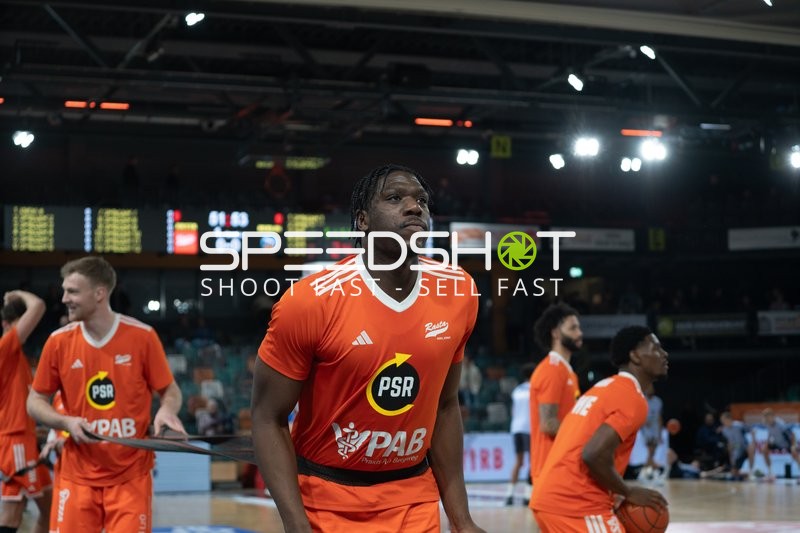 Szene mit Malcolm Dandridge (23; Rasta Vechta), Lars Thiemann (21; Rasta Vechta) und TJ Bamba (5; Rasta Vechta)