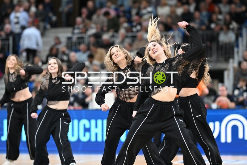 Tanzgruppe bei easyCredit BBL