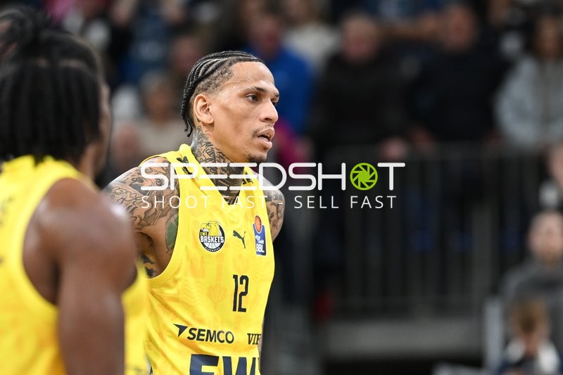 Michale Kyser (12; EWE Baskets Oldenburg) in Aktion
