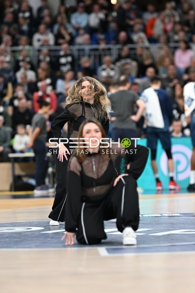 Tanz auf dem Basketballfeld