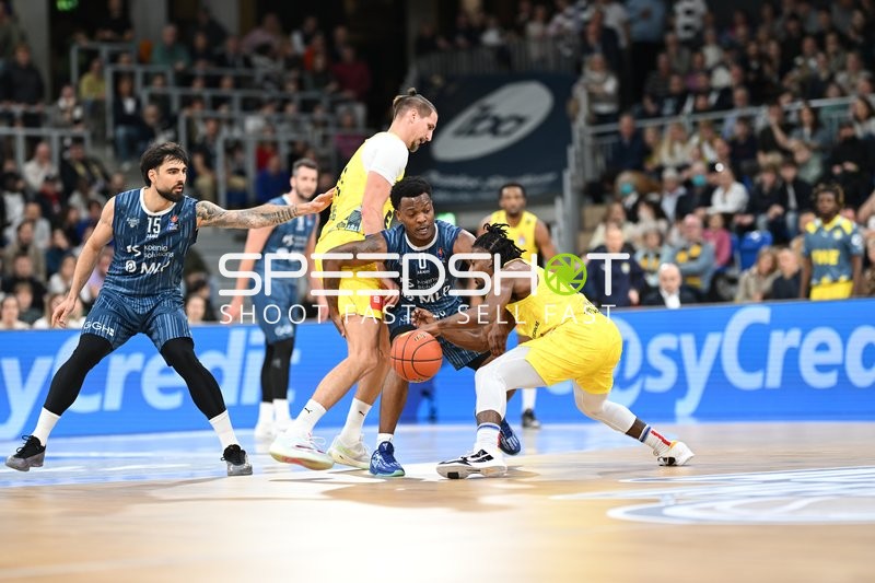 Marcel Keßen (15; MLP Academics Heidelberg) und DJ Horne (0; MLP Academics Heidelberg) in Aktion