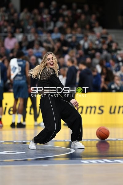 Basketball-Szene mit Performance