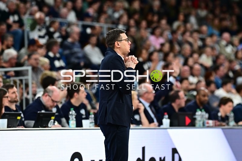 Offizieller am Spielfeldrand