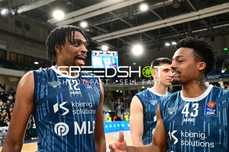 Szene mit Osun Osunniyi (12; MLP Academics Heidelberg), Eric Reed Jr. (43; MLP Academics Heidelberg) und Dusan Neskovic (7; MLP Academics Heidelberg)