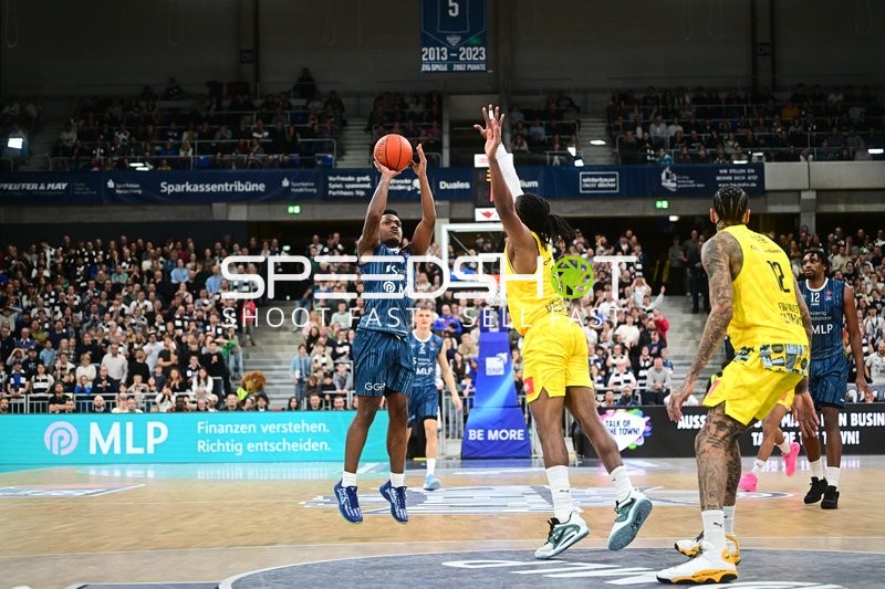 Spielaktion mit DJ Horne (0; MLP Academics Heidelberg)