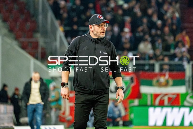 Trainer an der Seitenlinie