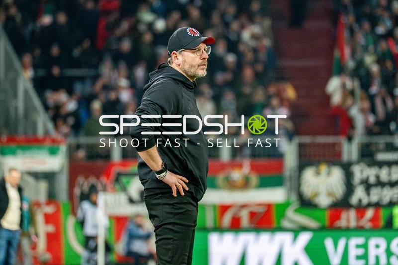 Trainer an der Seitenlinie