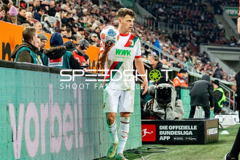 Robin Fellhauer mit Ball