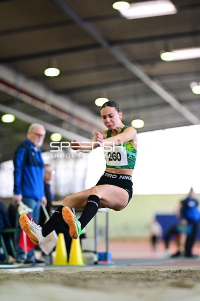 Urban Mia-Sophie beim Weitsprung