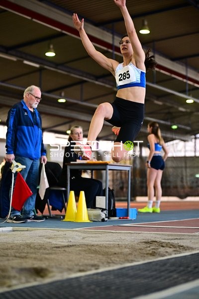 Weber Antonia (285; LG Idar-Oberstein) beim Weitsprung