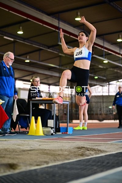 Weber Antonia (285; LG Idar-Oberstein) beim Weitsprung