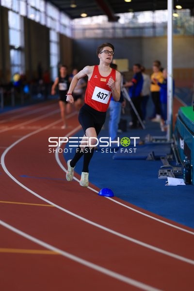 Henne Florian mit Startnummer 437 in Aktion