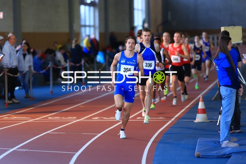 Läufer mit Startnummern 356 und 336