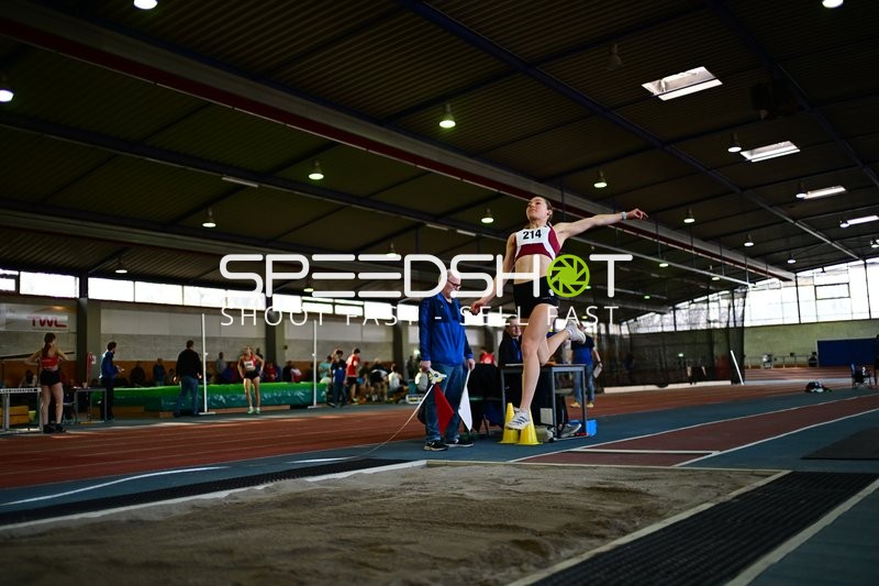 Wulfert Ronja (214; LTV Bad Dürkheim) beim Weitsprung