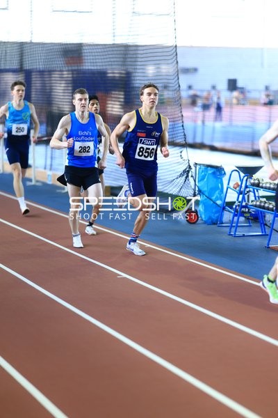 Läufer mit Startnummern 250 und 856