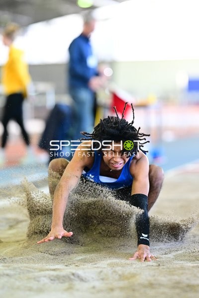 Weitsprung-Landung von Németh Miklós (388; USC Mainz)