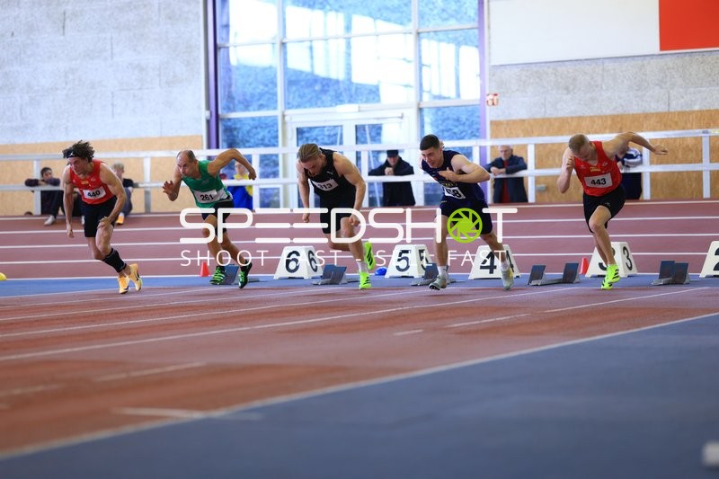 Sprintstart mit 261; Post-Sportverein Trier und Kirstges Pascal (440; LG Rhein-Wied)