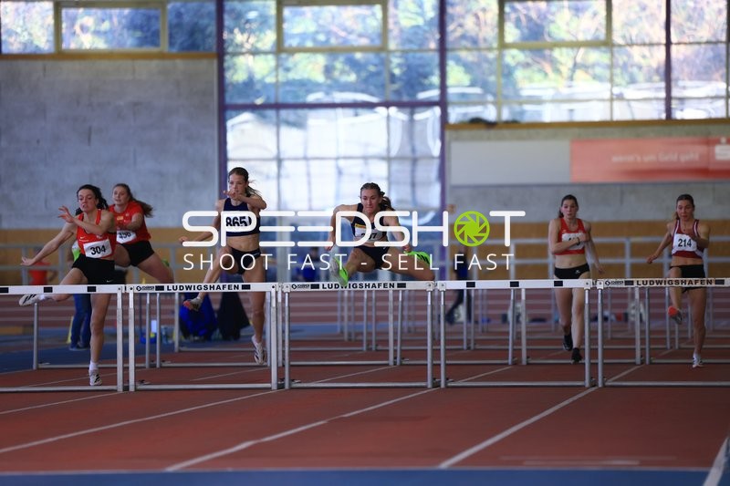 Hürdenlauf mit 865; LG Region Karlsruhe und Kaul Emma (397; USC Mainz)