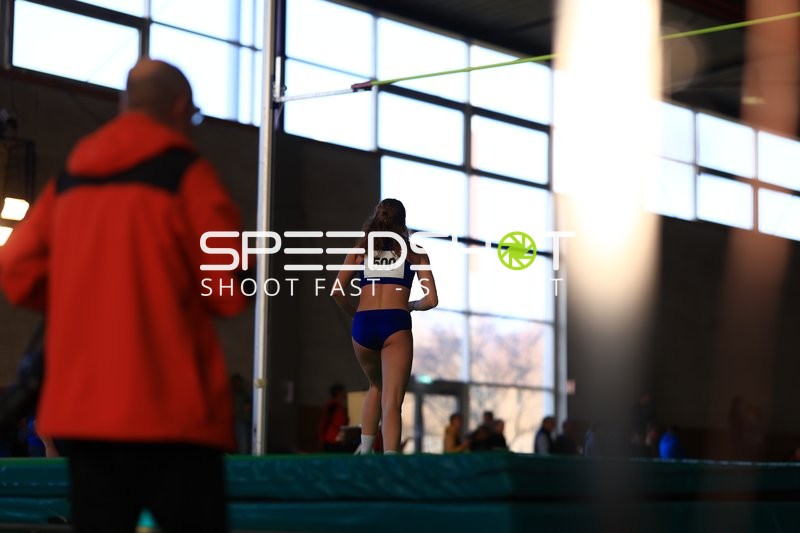 Schinke Julia (500; TuS 1908 Sohren) in Aktion