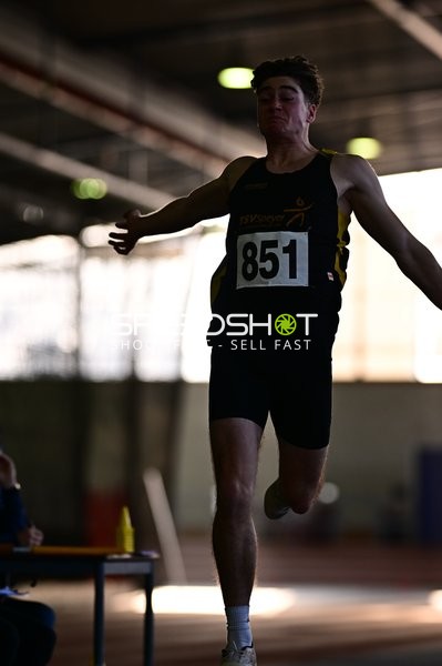 Athlet mit Startnummer 851 in Aktion