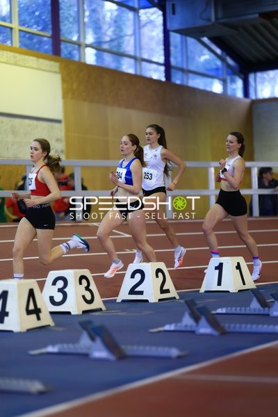 Startvorbereitung mit Eckhardt Lara Elea (253; LAC Frankenthal)